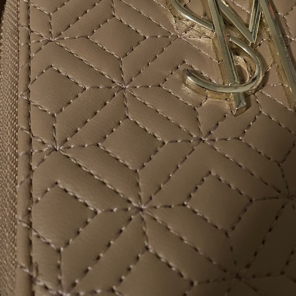 Steve Madden Stylish Quilted Beige Wallet - Picture 3 of 8